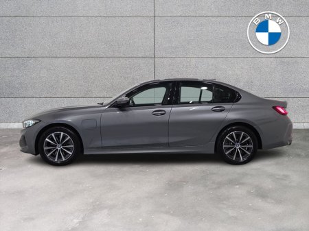 2024 BMW 3 Series - photo 3