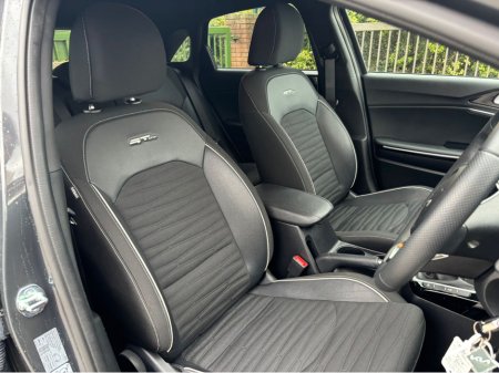 2025 Kia Ceed - thumbnail 11