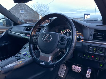 2016 Lexus CT 200 h - thumbnail 2