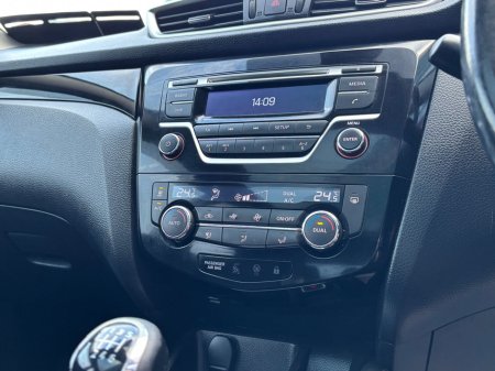 2016 Nissan Qashqai 1.5 DSL SV €10,950 thumbnail