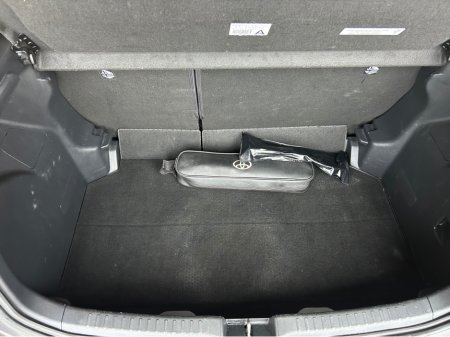 2022 Toyota Yaris 1.0 LUNA 4DR €16,945 thumbnail