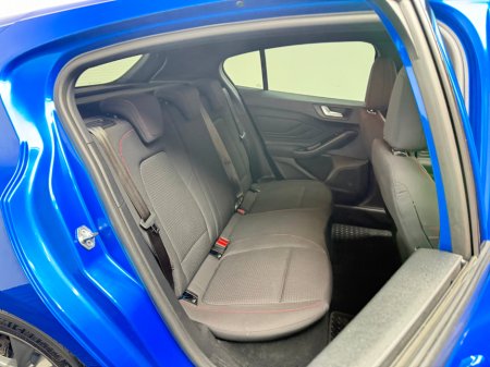 2021 Ford Focus - thumbnail 13