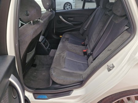 2013 BMW 3 Series - thumbnail 21