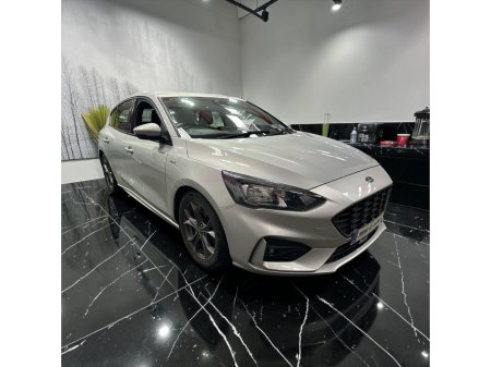 2020 Ford Focus - view 4