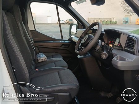 2025 Nissan Interstar - thumbnail 10