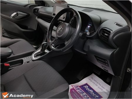 2022 Toyota Yaris Hybrid Luna 4DR Auto €19,490 thumbnail