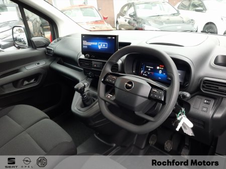 2026 Opel Combo L1H1 Komfort 1.5D 100HP €21,050 thumbnail