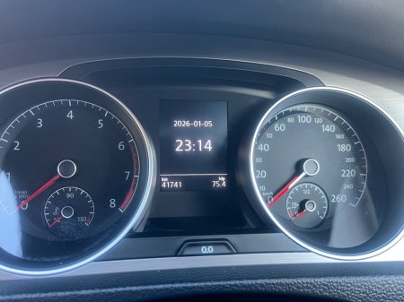 2016 Volkswagen Golf 1.2 COMFORTLINE AUTOMATIC €13,950 thumbnail