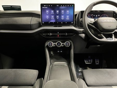 2025 Skoda Kodiaq Sportline IV 1.5TSi PHEV 204BHP - Reversing Camera - Climate Control - Sat Nav - Heated Seats - Keyless Start - Apple CarPlay/Android Auto thumbnail