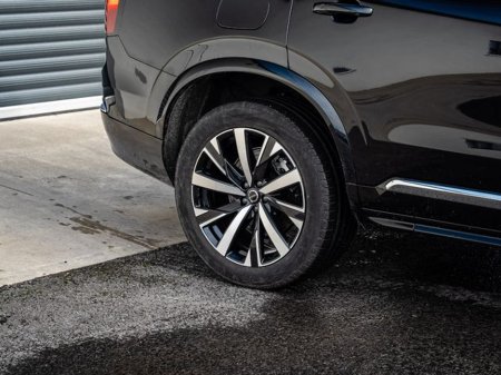 2025 Volvo XC90 - view 4