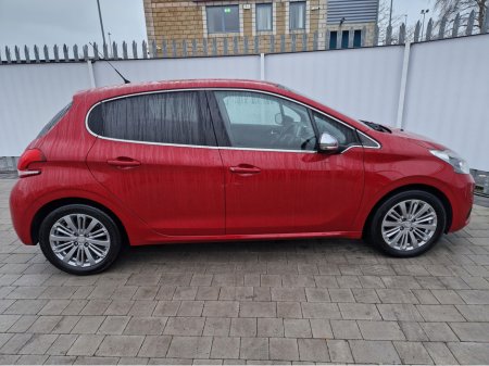 2017 Peugeot 208 1.2 PETROL AUTO €10,995 thumbnail