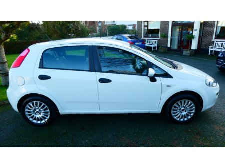 2015 Fiat Punto POP 1.2 4DR €4,950 thumbnail