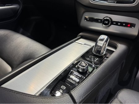 2019 Volvo XC90 T8 TWIN EN PHEV GT 5DR AUTO ONE OWNER IRISH JEEP €49,950 thumbnail