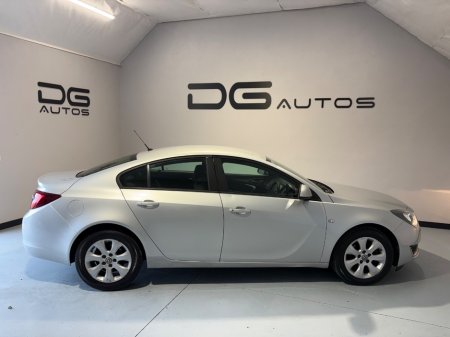 2016 Opel Insignia - view 2