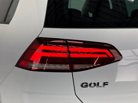 2019 Volkswagen Golf COMFORTLINE**TOUCHSCREEN MEDIA**APPLE CAR PLAY**REVERSE CAMERA**PARKING SENSORS**MULTIFUNCTIONAL STEERING WHEEL**CRUSIE CONTROL**DUAL CLIMATE**CLOTH SEATS**ELECTRIC WINDOWS**AIRCONDITIONING**ISOFIX** €19,995 thumbnail