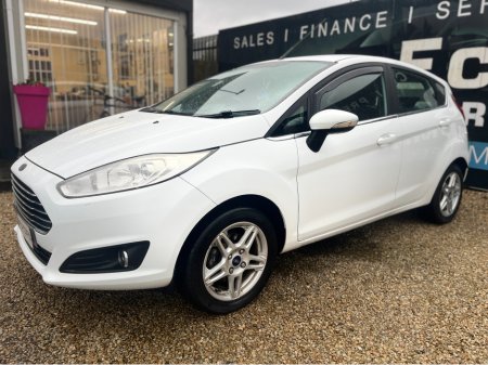 2014 Ford Fiesta ZETEC 1.2 - LOW INSURANCE - LOW TAX €7,995 thumbnail