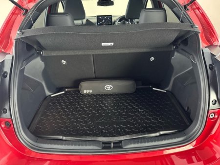 2024 Toyota Yaris HYBRID PLATINUM *TOP SPEC* €28,950 thumbnail