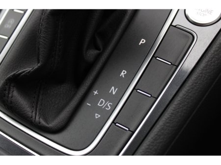 2019 Volkswagen Golf - thumbnail 16