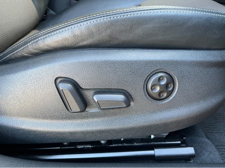 2018 Audi A3 S-LINE SALOON AUTOMATIC 1.4 PETROL //HIGH SPEC//LOW MILES//HALF LEATHER HEATED SEATS//ADAPTIVE CRUISE CONTROL//KEYLESS ENTRY// €22,950 thumbnail