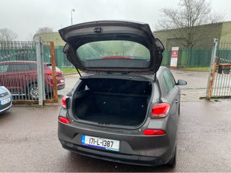 2017 Hyundai i30 I 30 DELUXE 5DR €10,500 thumbnail