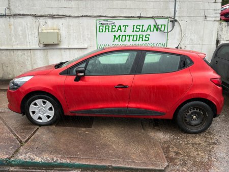 2014 Renault Clio IV EXPRESSION TCE 90 4DR €7,900 thumbnail