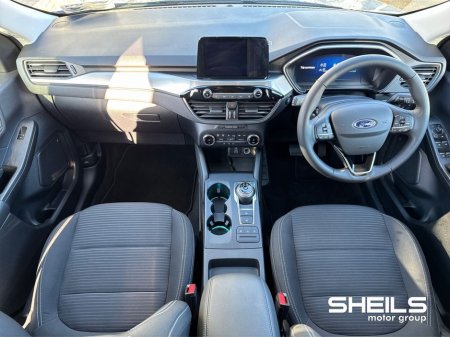 2023 Ford Kuga - view 3