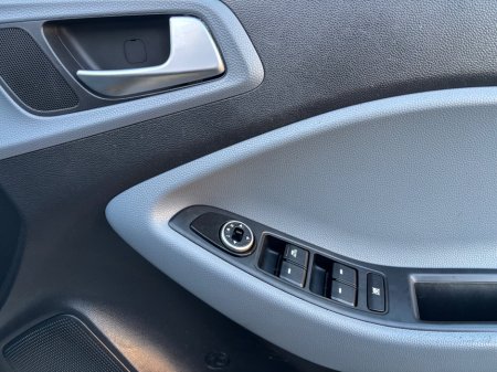 2016 Hyundai i20 - thumbnail 19