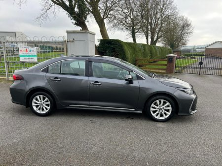 2024 Toyota Corolla - view 3