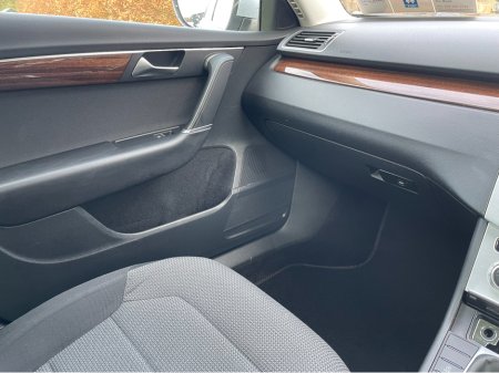 2014 Volkswagen Passat 1.6 TDI COMFORTLINE BMT SALOON €6,950 thumbnail