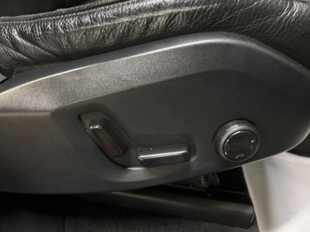 2016 Volvo XC90 2.0 T8 400PS HYBRID MOMENTUM GEARTRONIC €24,950 thumbnail