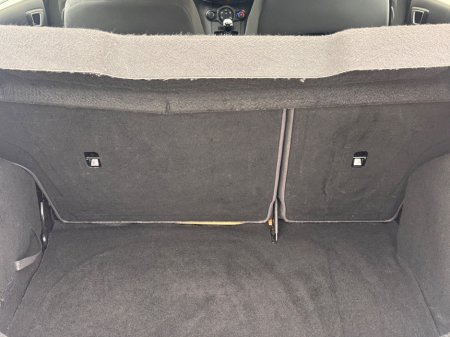 2014 Ford Fiesta - thumbnail 8