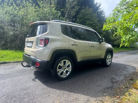 2015 Jeep Renegade - view 2