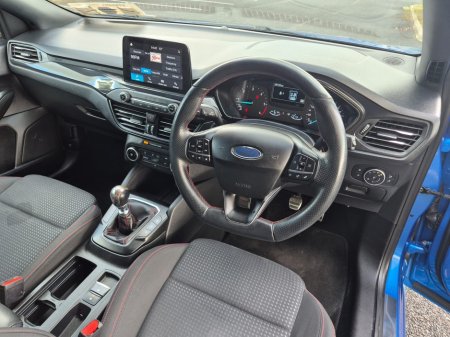 2020 Ford Focus - thumbnail 18