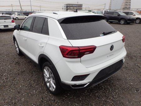 2021 Volkswagen T-Roc 2.0 TDI SPORT €26,750 thumbnail