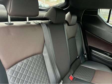 2017 Toyota C-HR 1.8 HYBRID AUTO LOW KM HIGH SPEC thumbnail