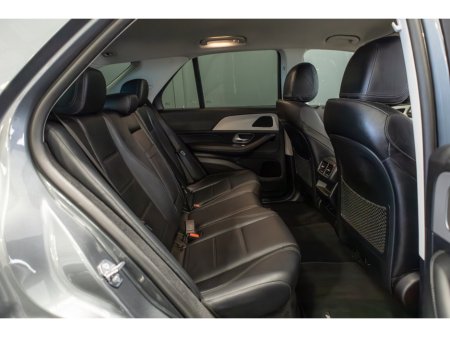 2019 Mercedes-Benz GLE Class GLE 300 d 4MATIC €46,950 thumbnail