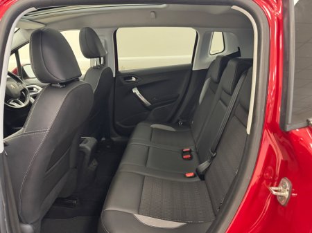 2020 Peugeot 2008 1.5 BlueHDi 100bhp Allure €16,500