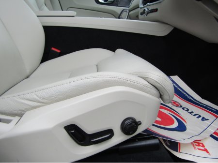 2024 Volvo XC60 T6 PHEV PLUS BRIGHT AWD 5 thumbnail