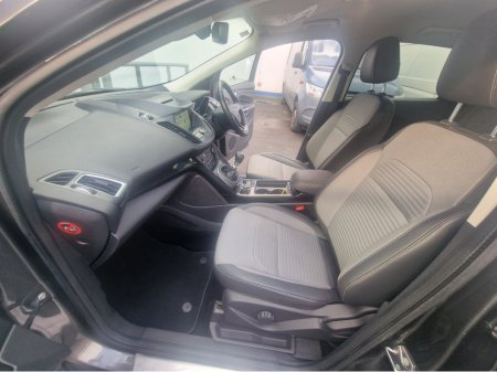 2017 Ford Kuga - thumbnail 26