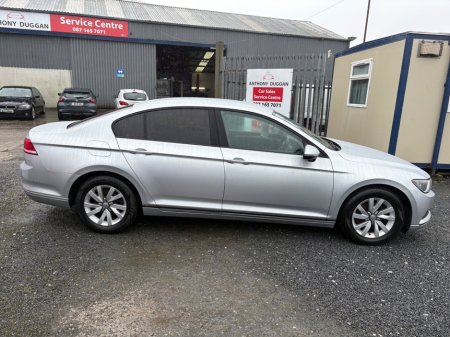 2016 Volkswagen Passat 1.6 TDI 120HP Trendline €10,995 thumbnail