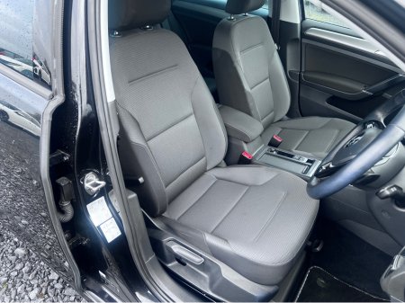 2017 Volkswagen Golf 2017 Volkswagen Golf 1.2 TSI Automatic (19K KM Only) €17,500 thumbnail