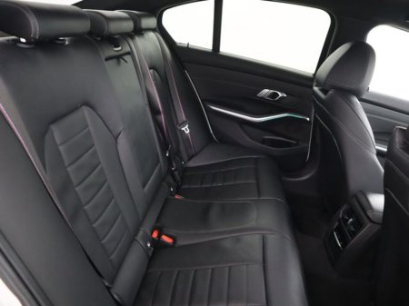 2021 BMW 3 Series - thumbnail 13