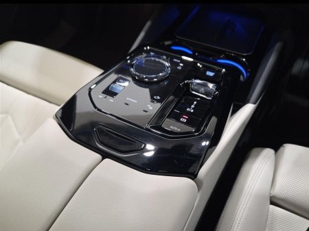 2025 BMW i5 - thumbnail 10