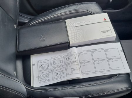 2016 Mitsubishi Outlander - thumbnail 30