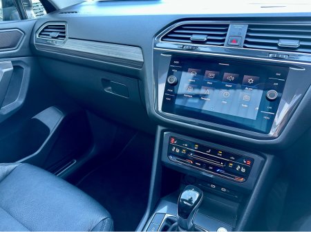 2022 Volkswagen Tiguan Allspace ++LEATHER / AUTO / 7-SEAT  PANORAMIC ROOF++ €33,950 thumbnail