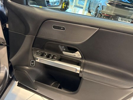 2022 Mercedes-Benz GLB - thumbnail 32