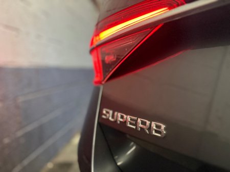 2021 Skoda Superb Ambition 1.4TSI 218HP PHEV €20,900 thumbnail