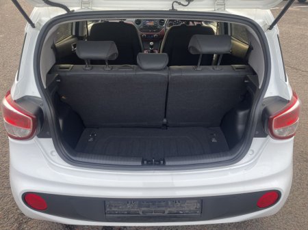 2017 Hyundai i10 Premium thumbnail