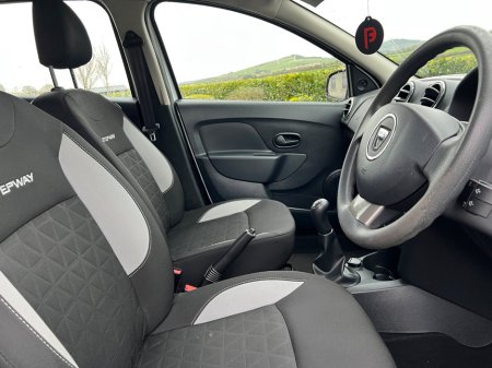 2016 Dacia Sandero Stepway 1.5 dCi 90 STEPWAY ALTERNATIVE €8,950 thumbnail