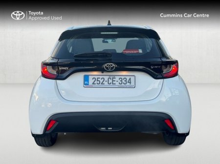 2025 Toyota Yaris - thumbnail 4